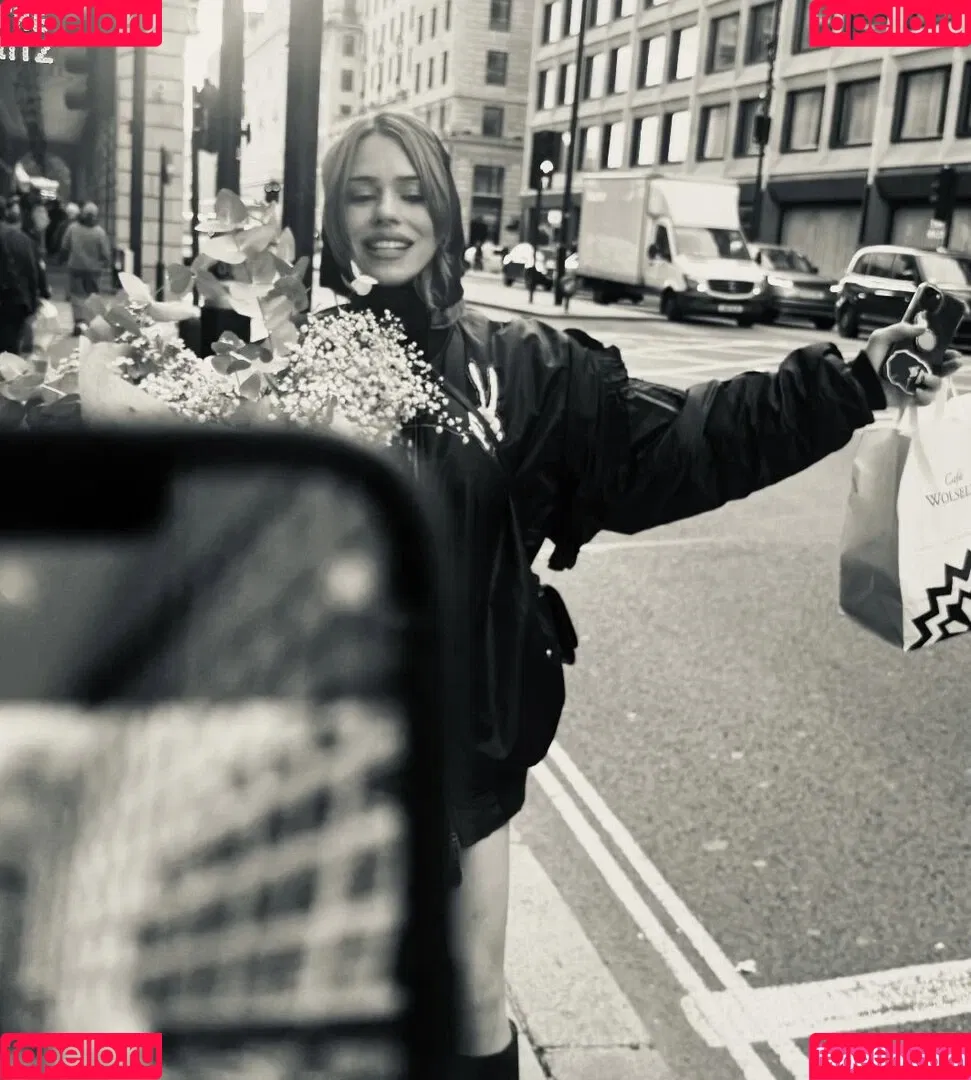 Billie Piper / billiepiper Onlyfans Photo Gallery 