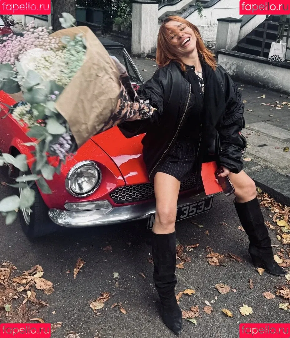 Billie Piper / billiepiper Onlyfans Photo Gallery 