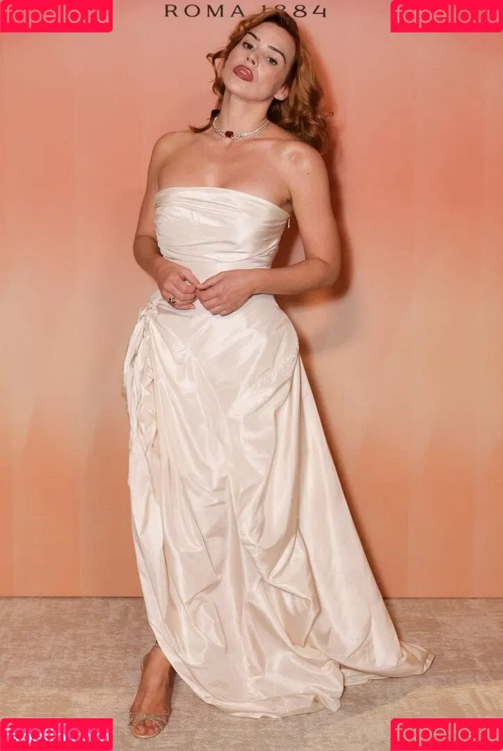 Billie Piper / billiepiper Onlyfans Photo Gallery 