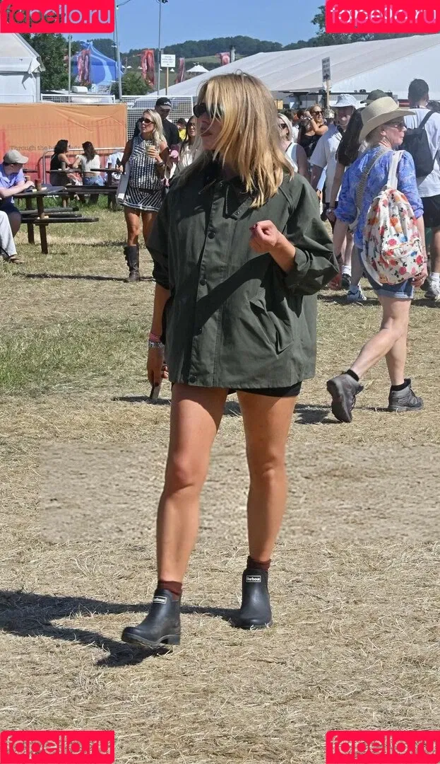 Billie Piper / billiepiper Onlyfans Photo Gallery 