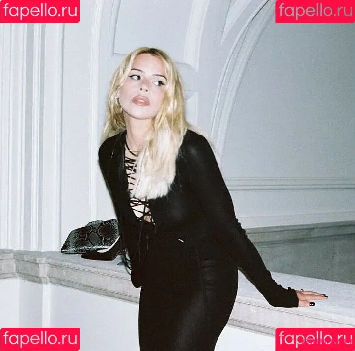 Billie Piper / billiepiper Onlyfans Photo Gallery 