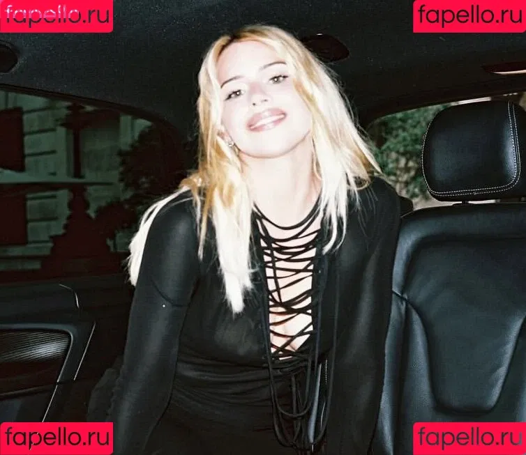 Billie Piper / billiepiper Onlyfans Photo Gallery 