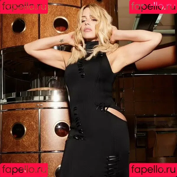 Billie Piper / billiepiper Onlyfans Photo Gallery 