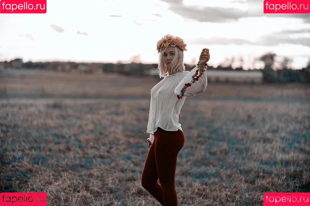 Sexy Julia / einfach_echt_Julia Onlyfans Photo Gallery 