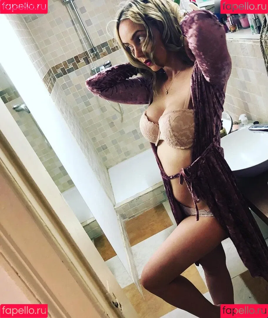 Sexy Julia / einfach_echt_Julia Onlyfans Photo Gallery 