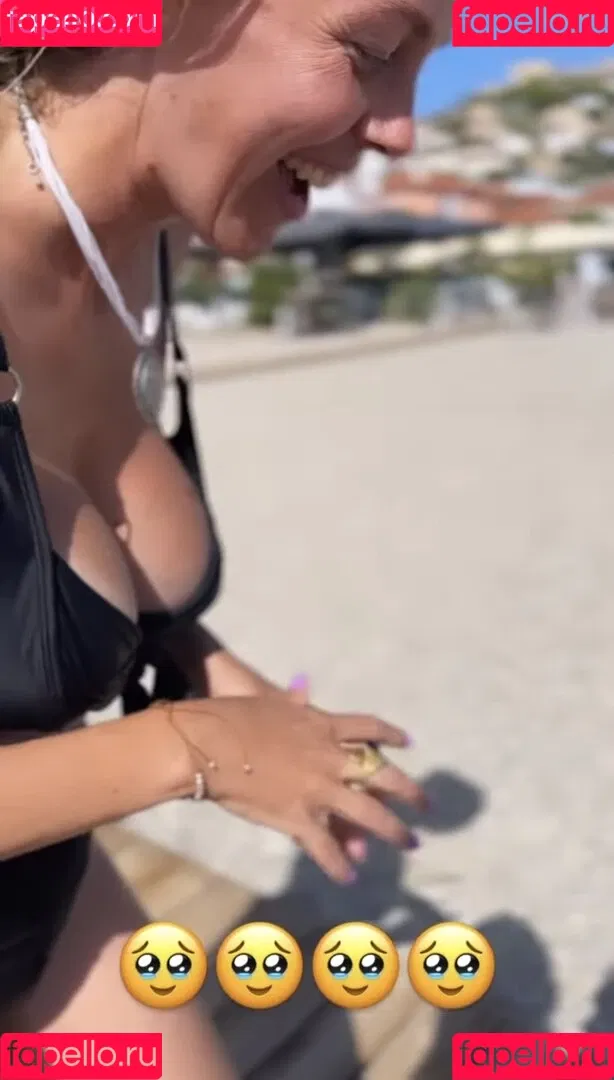 Sexy Julia / einfach_echt_Julia Onlyfans Photo Gallery 