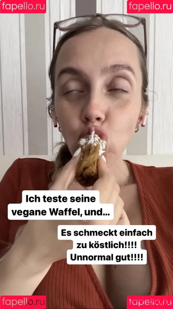 Sexy Julia / einfach_echt_Julia Onlyfans Photo Gallery 