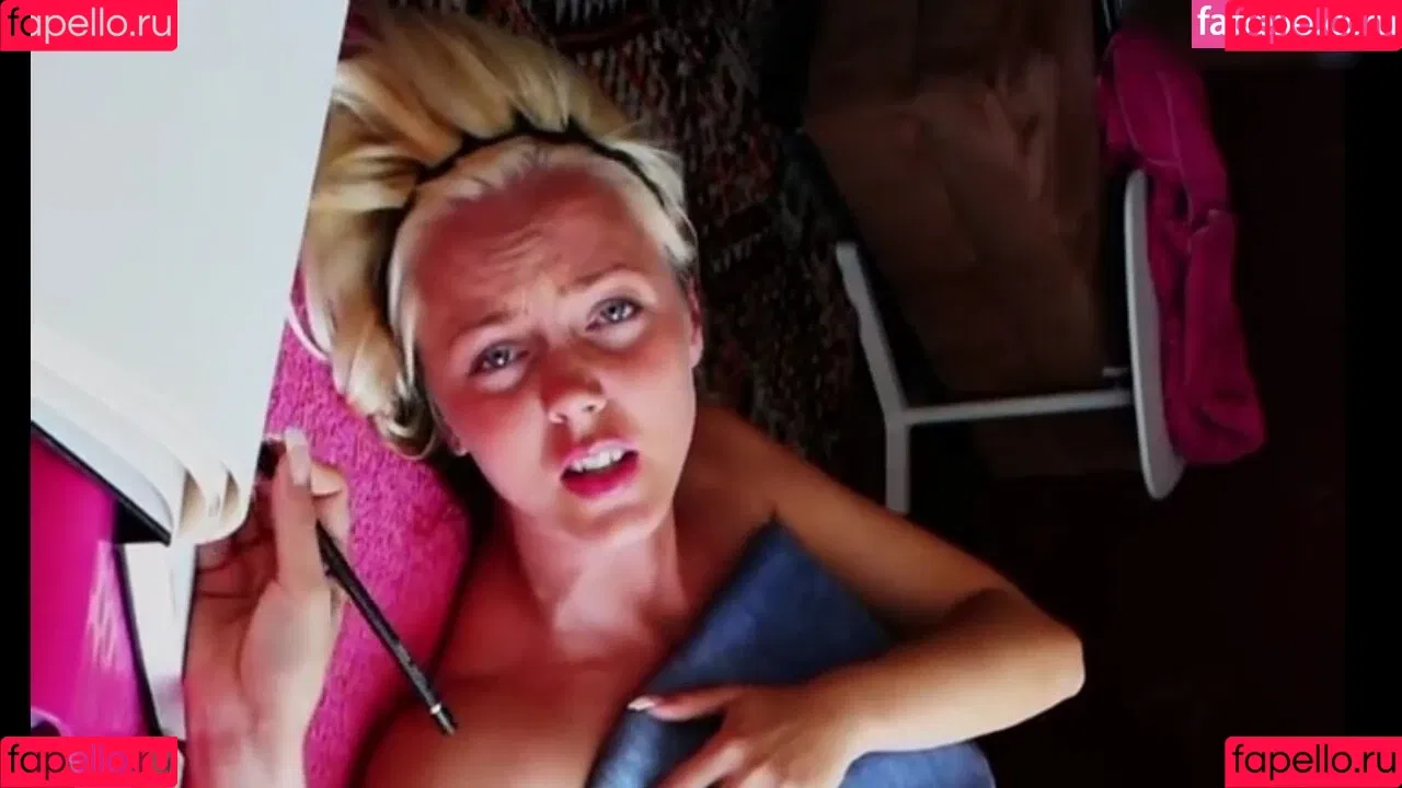 Sexy Julia / einfach_echt_Julia Onlyfans Photo Gallery 