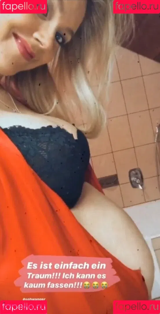 Sexy Julia / einfach_echt_Julia Onlyfans Photo Gallery 