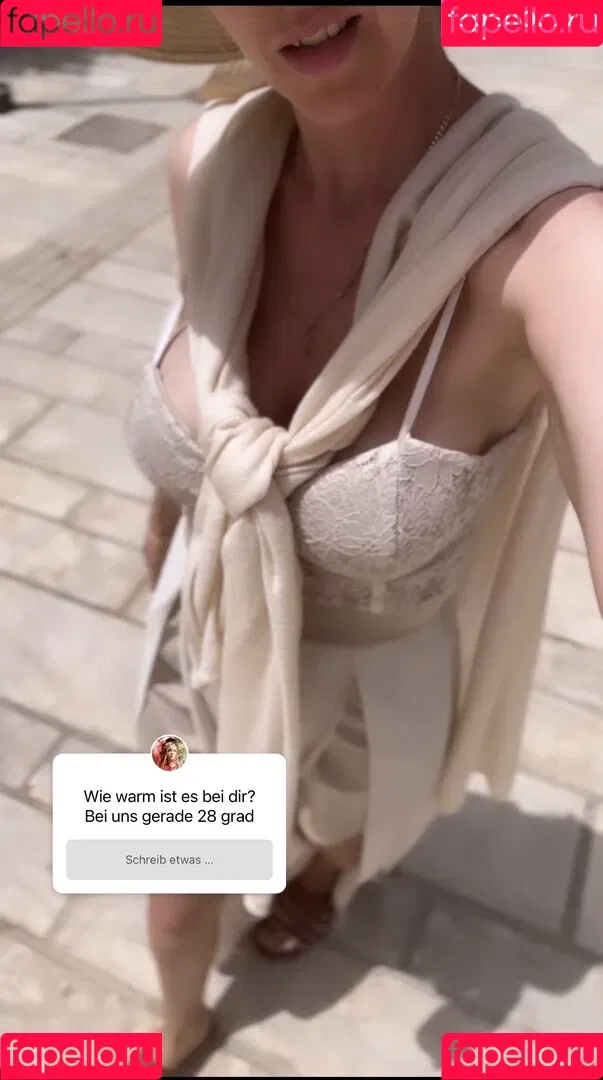 Sexy Julia / einfach_echt_Julia Onlyfans Photo Gallery 