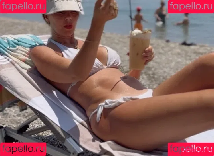 Sexy Julia / einfach_echt_Julia Onlyfans Photo Gallery 