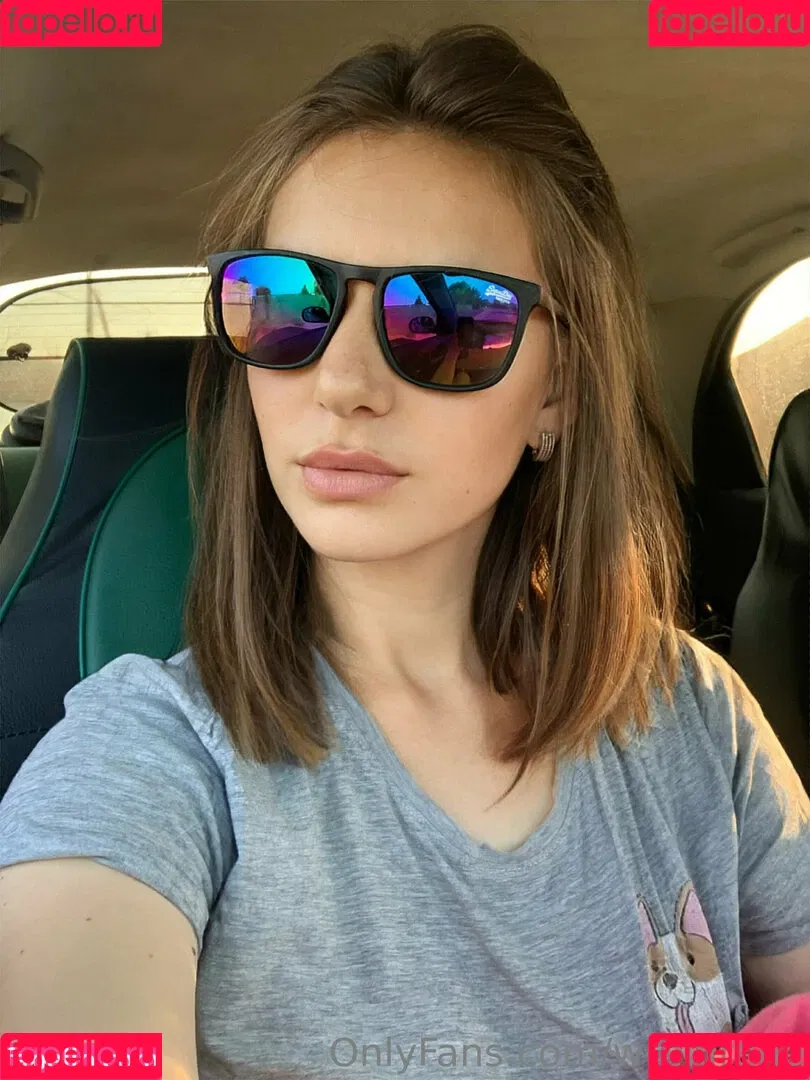 wren_irene483 / wrenirene Onlyfans Photo Gallery 