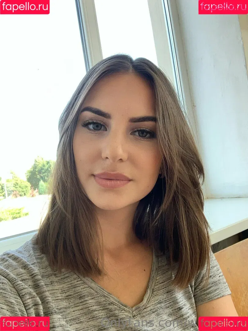 wren_irene483 / wrenirene Onlyfans Photo Gallery 