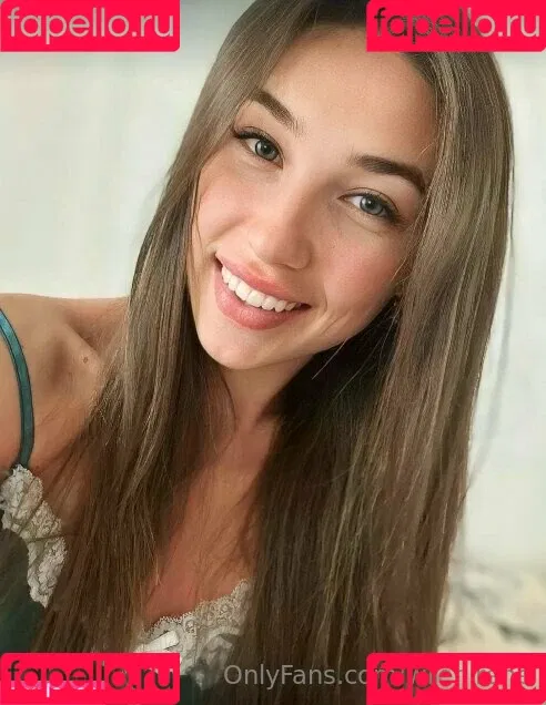 wren_irene483 / wrenirene Onlyfans Photo Gallery 