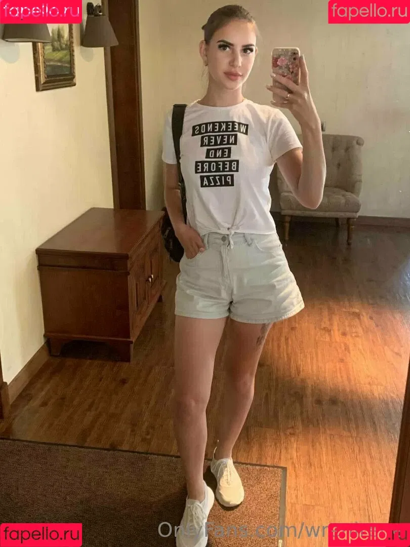 wren_irene483 / wrenirene Onlyfans Photo Gallery 