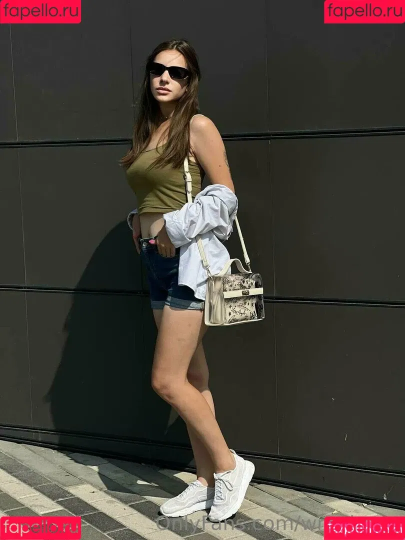 wren_irene483 / wrenirene Onlyfans Photo Gallery 