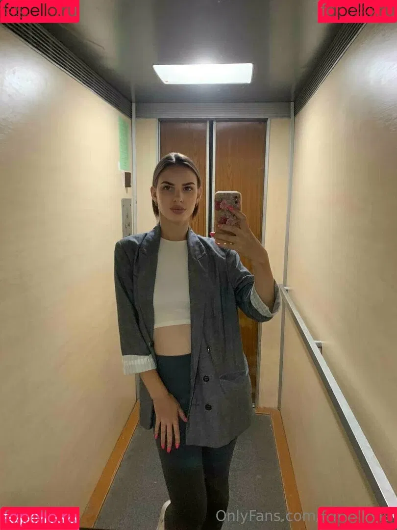 wren_irene483 / wrenirene Onlyfans Photo Gallery 