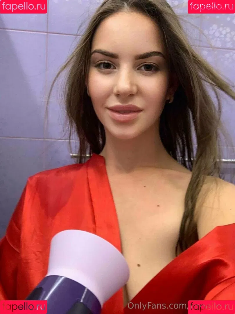 wren_irene483 / wrenirene Onlyfans Photo Gallery 