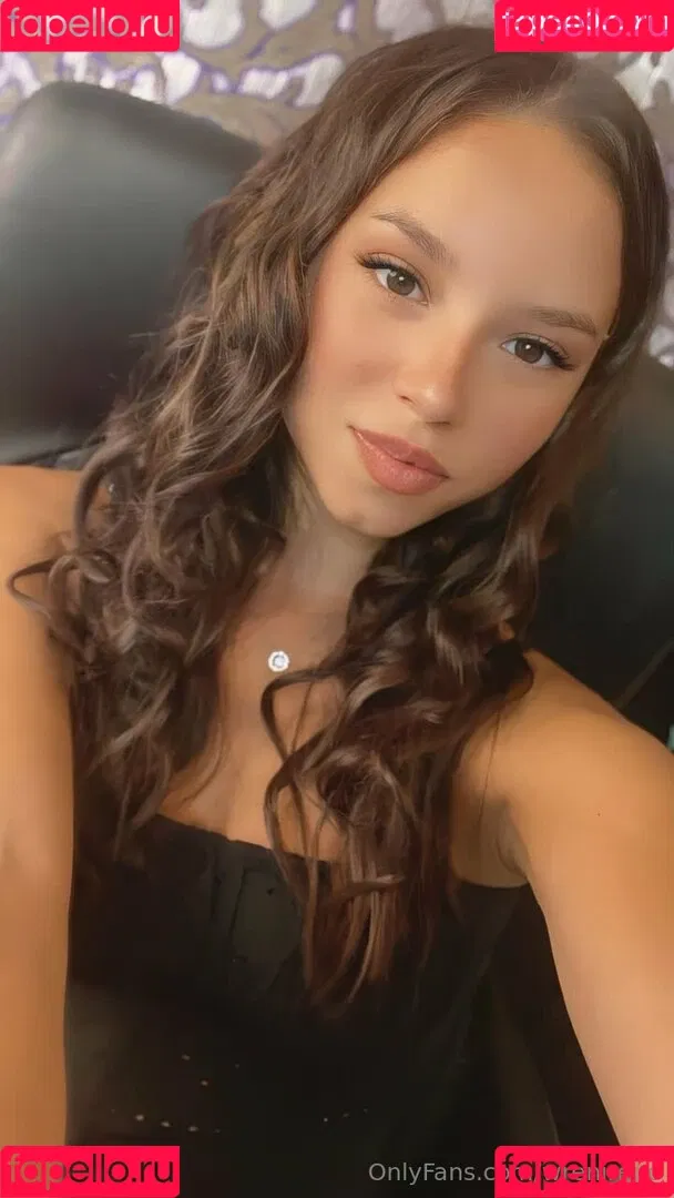 wren_irene483 / wrenirene Onlyfans Photo Gallery 