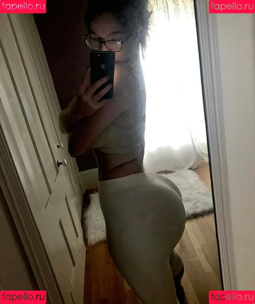 Isabellaxrated / babybellsxo / lisaluvvxo Onlyfans Photo Gallery 