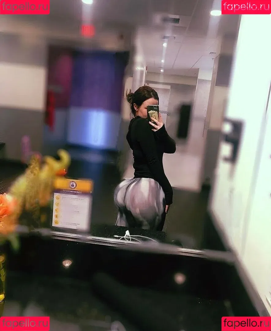 Isabellaxrated / babybellsxo / lisaluvvxo Onlyfans Photo Gallery 