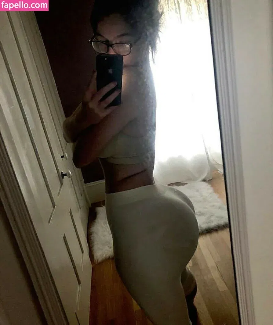 Isabellaxrated / babybellsxo / lisaluvvxo Onlyfans Photo Gallery 