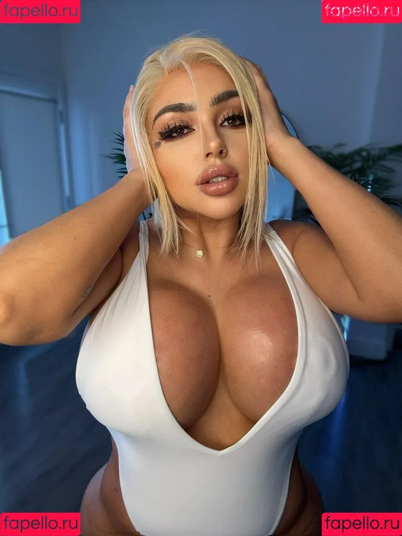 Zoey Foxx / badgirlfoxx / zoeyfoxx Onlyfans Photo Gallery 