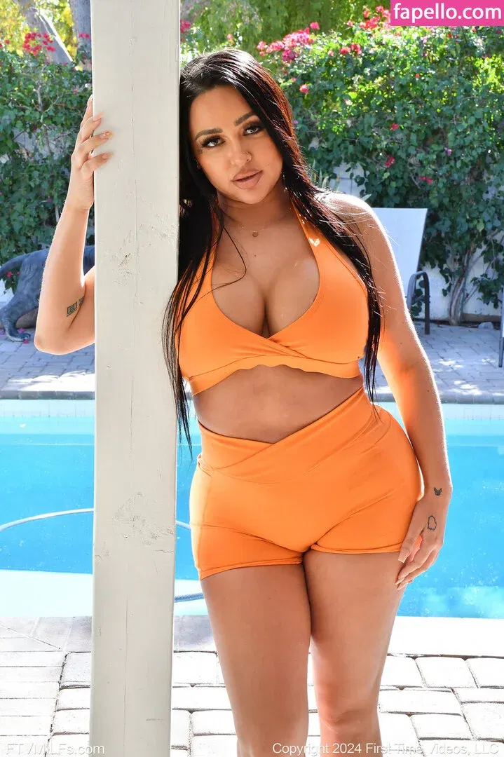 Zoey Foxx / badgirlfoxx / zoeyfoxx Onlyfans Photo Gallery 