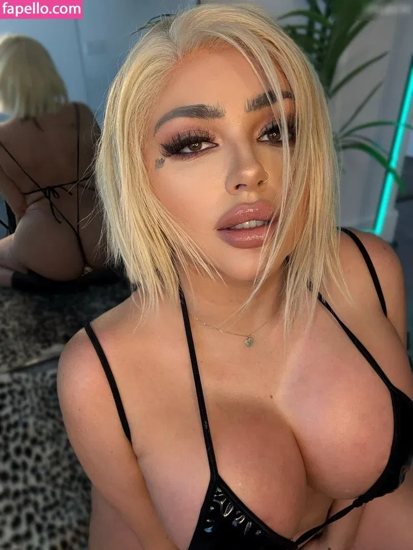 Zoey Foxx / badgirlfoxx / zoeyfoxx Onlyfans Photo Gallery 