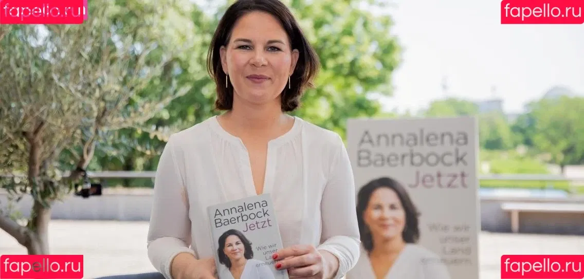 Annalena Baerbock / abaerbock Onlyfans Photo Gallery 