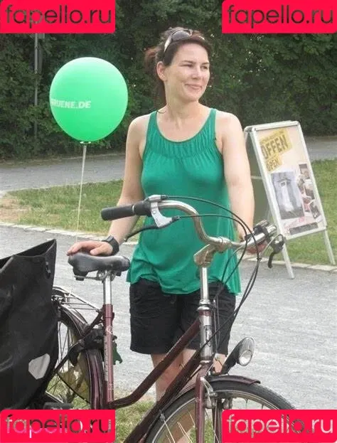 Annalena Baerbock / abaerbock Onlyfans Photo Gallery 