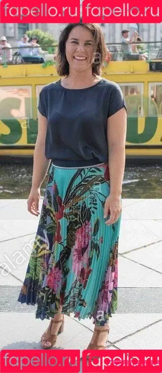 Annalena Baerbock / abaerbock Onlyfans Photo Gallery 