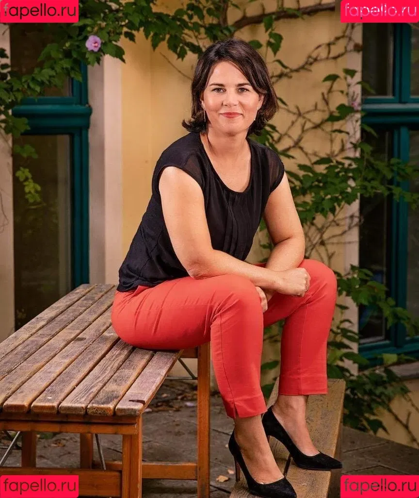 Annalena Baerbock / abaerbock Onlyfans Photo Gallery 