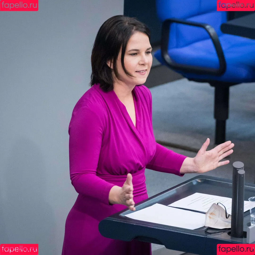 Annalena Baerbock / abaerbock Onlyfans Photo Gallery 