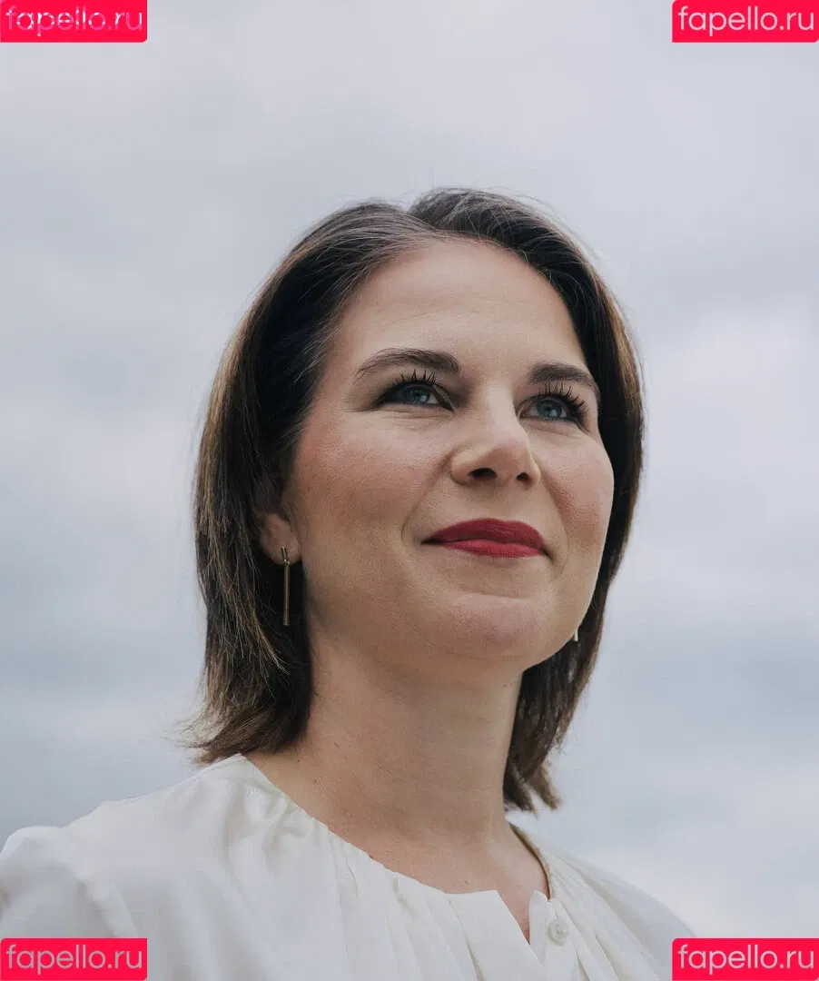 Annalena Baerbock / abaerbock Onlyfans Photo Gallery 