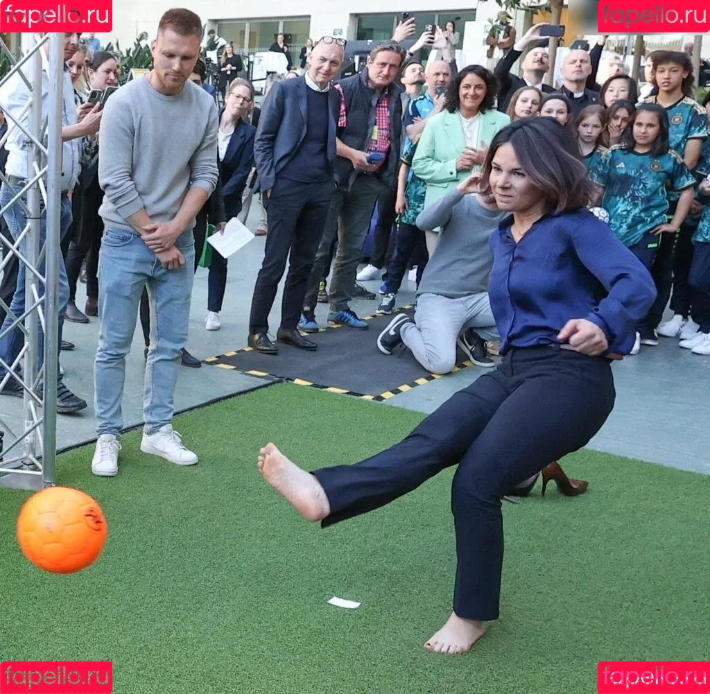 Annalena Baerbock / abaerbock Onlyfans Photo Gallery 