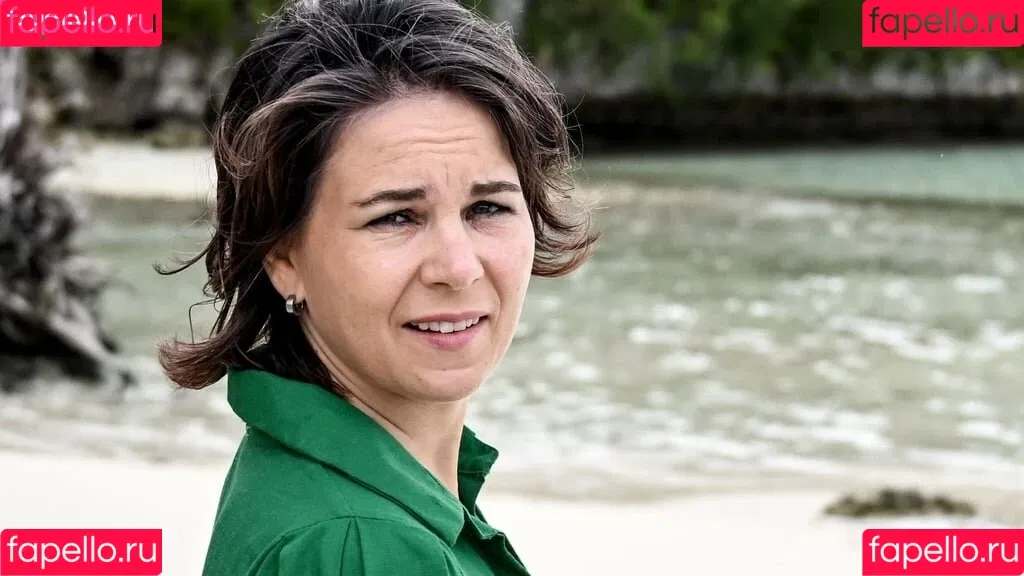 Annalena Baerbock / abaerbock Onlyfans Photo Gallery 