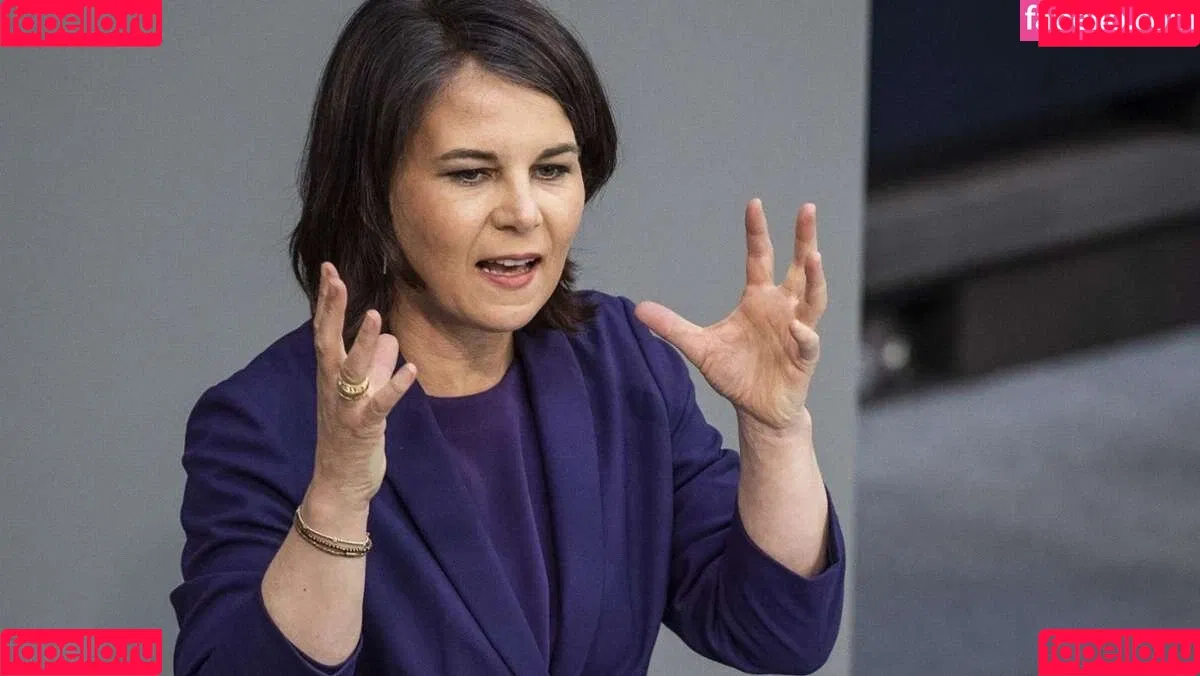 Annalena Baerbock / abaerbock Onlyfans Photo Gallery 