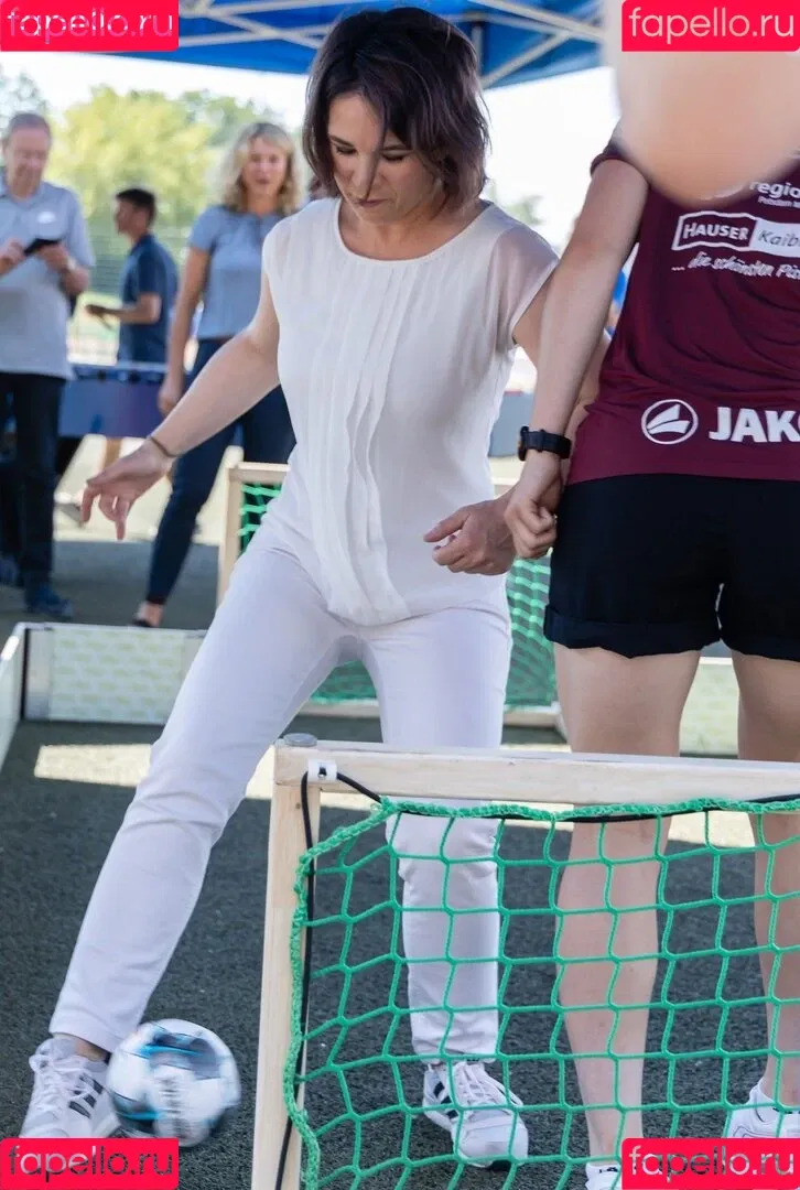 Annalena Baerbock / abaerbock Onlyfans Photo Gallery 