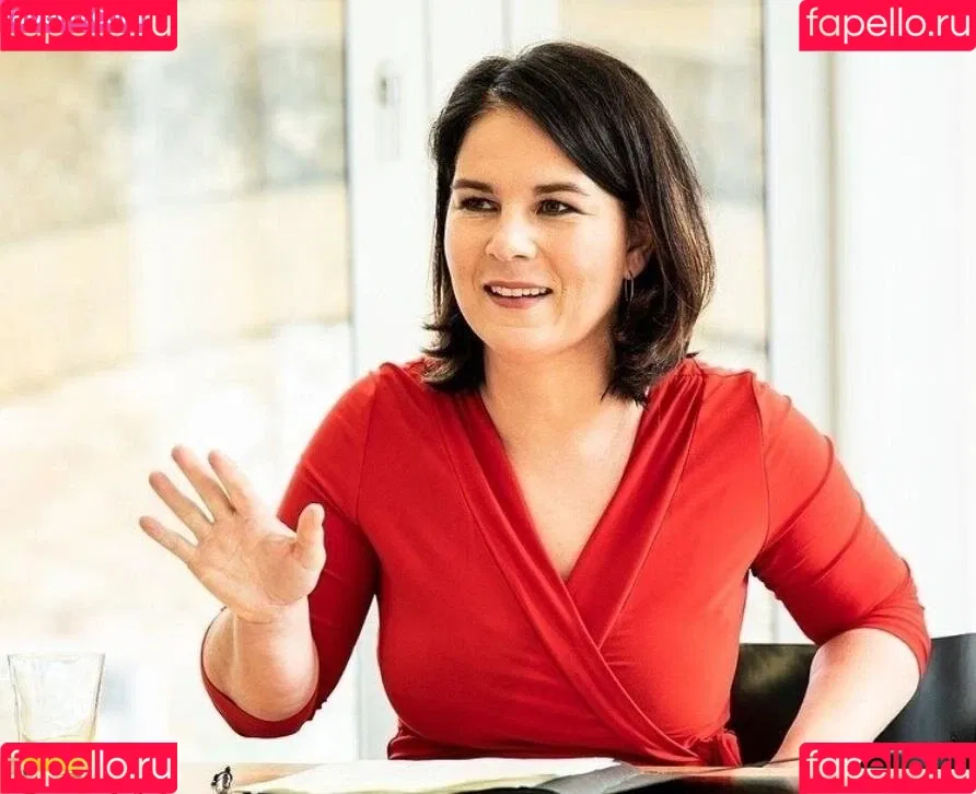 Annalena Baerbock / abaerbock Onlyfans Photo Gallery 