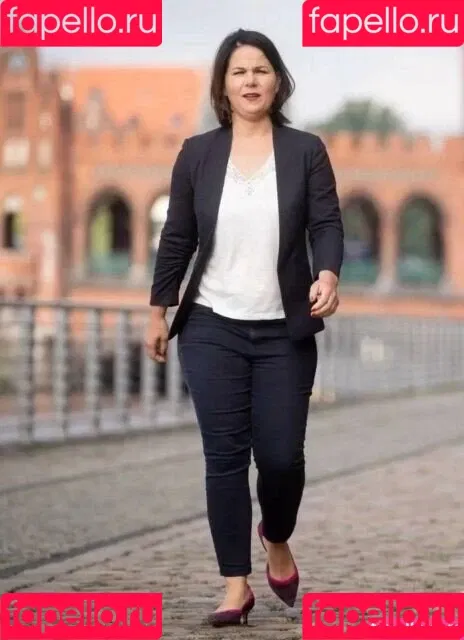 Annalena Baerbock / abaerbock Onlyfans Photo Gallery 