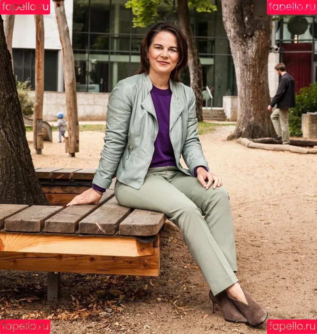 Annalena Baerbock / abaerbock Onlyfans Photo Gallery 