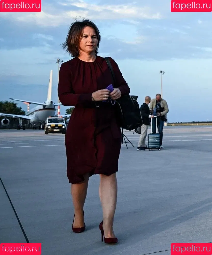 Annalena Baerbock / abaerbock Onlyfans Photo Gallery 