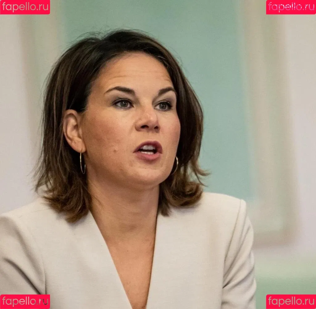 Annalena Baerbock / abaerbock Onlyfans Photo Gallery 