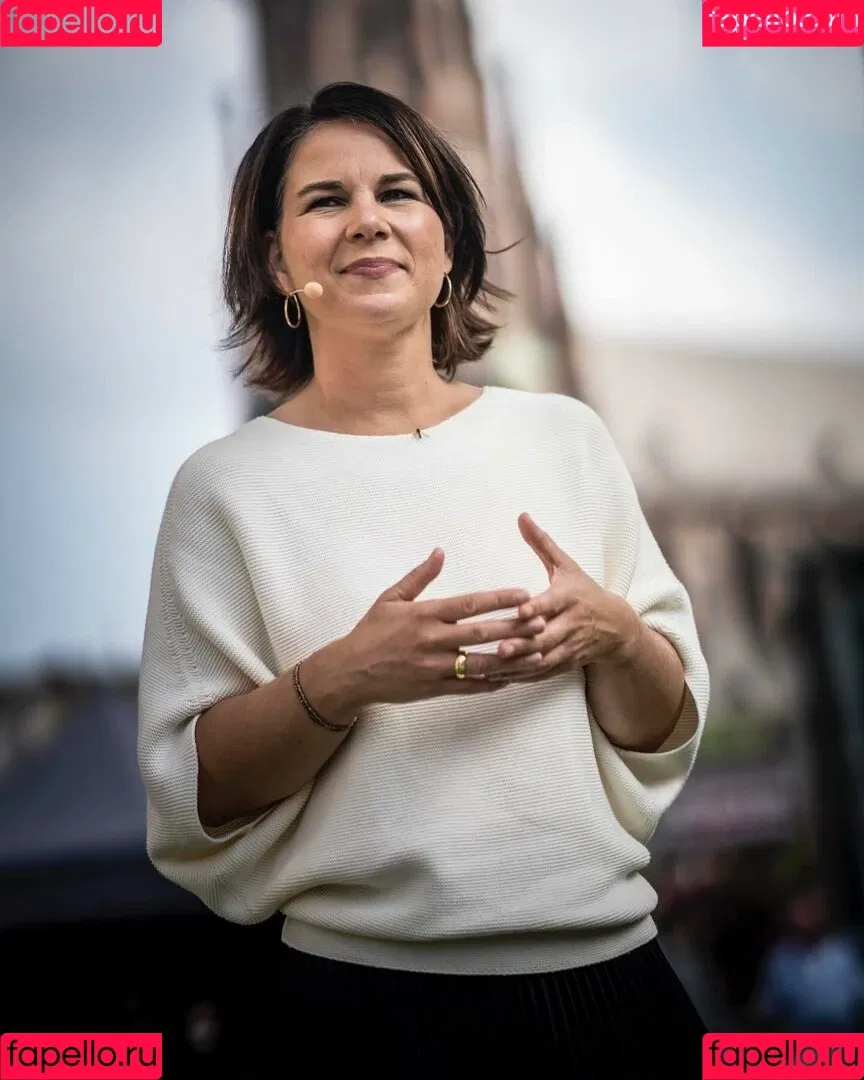 Annalena Baerbock / abaerbock Onlyfans Photo Gallery 