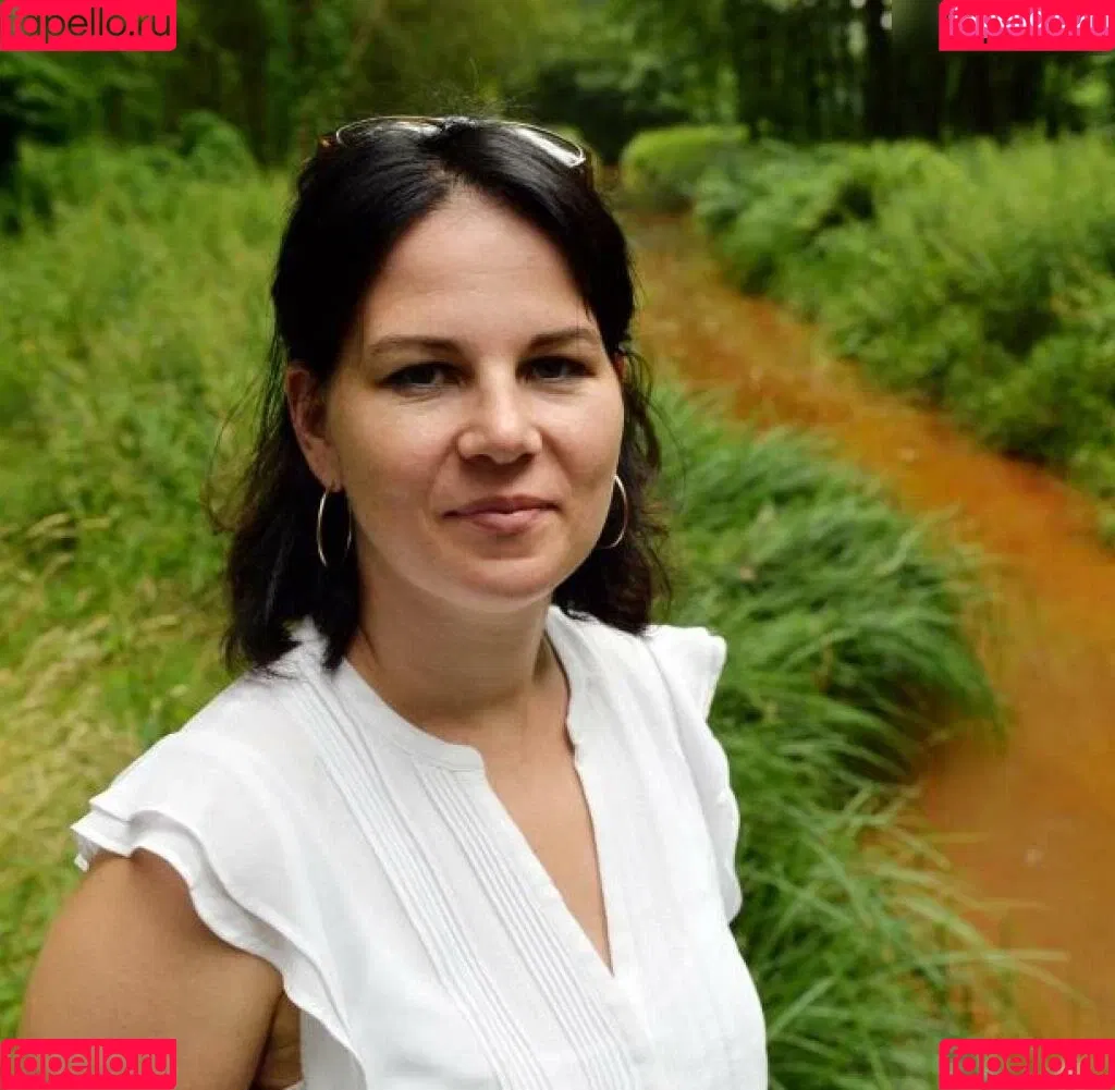 Annalena Baerbock / abaerbock Onlyfans Photo Gallery 