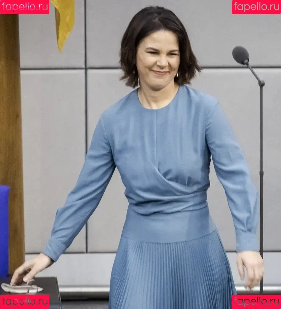 Annalena Baerbock / abaerbock Onlyfans Photo Gallery 