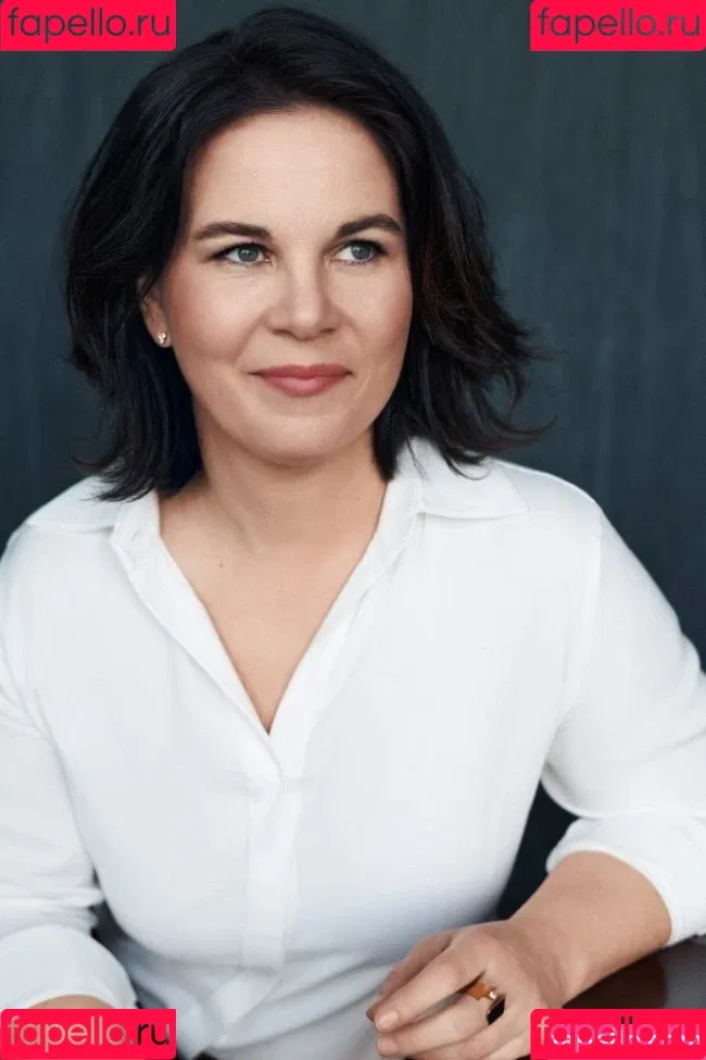 Annalena Baerbock / abaerbock Onlyfans Photo Gallery 