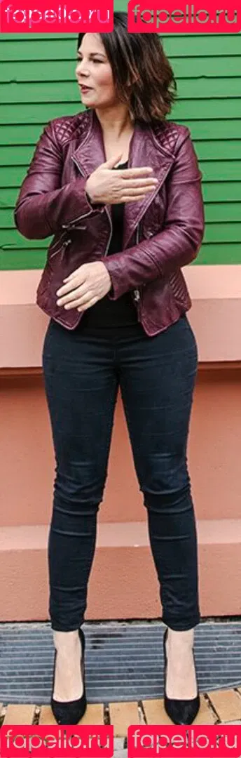 Annalena Baerbock / abaerbock Onlyfans Photo Gallery 