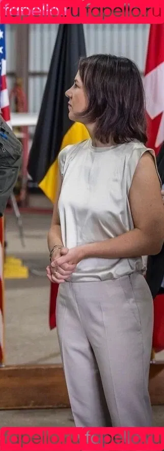 Annalena Baerbock / abaerbock Onlyfans Photo Gallery 